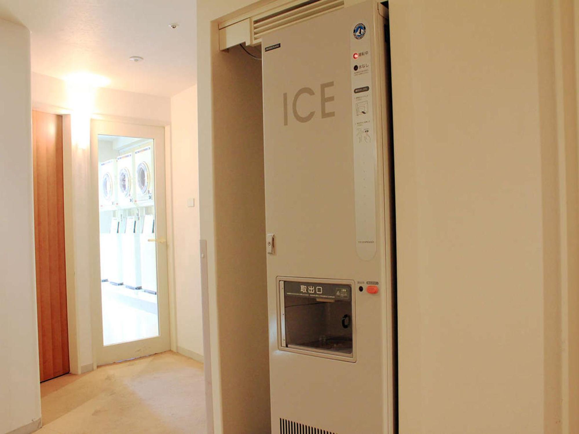 Sapporo Prince Hotel Екстер'єр фото A residential ice vending machine